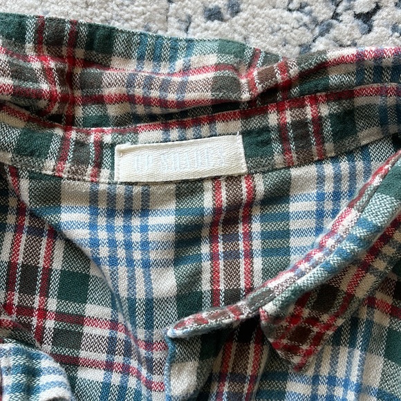 Green and Red Flannel - Picture 2 of 4